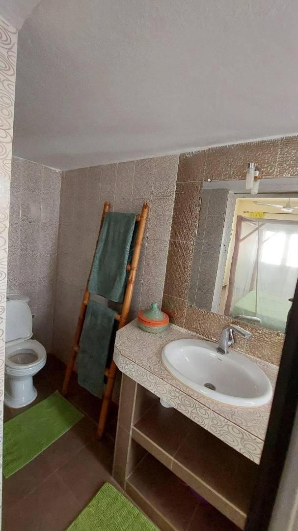 B&B Pieds Dans L'Eau Popenguine Extérieur photo