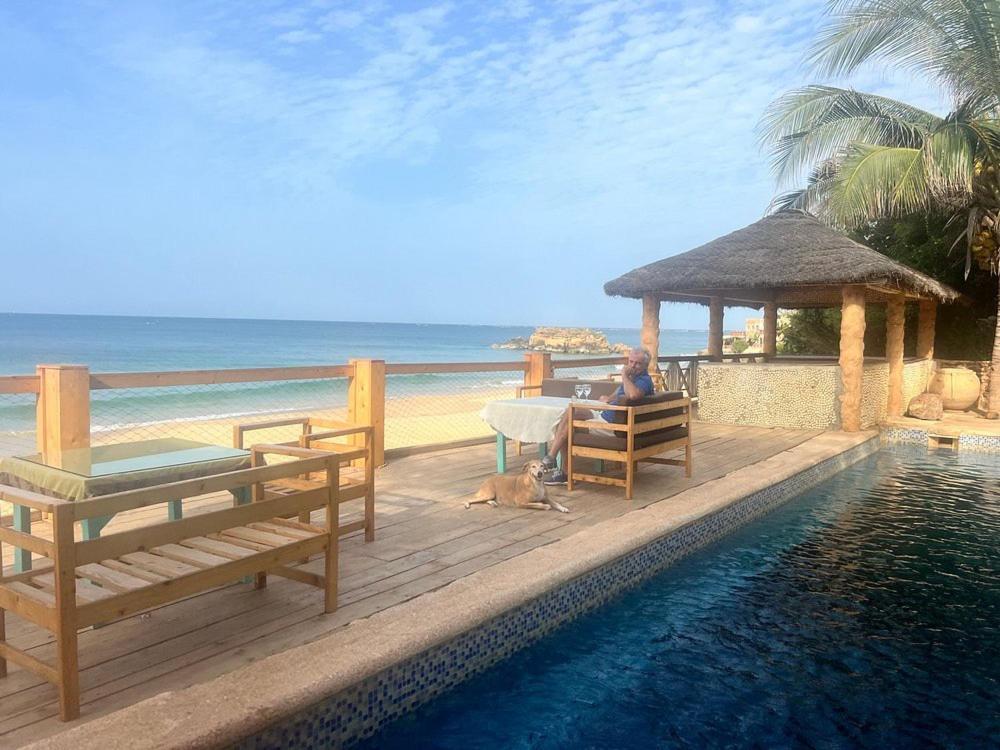 B&B Pieds Dans L'Eau Popenguine Extérieur photo